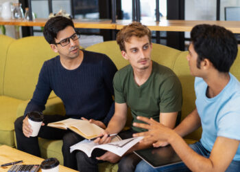 Waspada! Kebiasaan Sehari-hari yang Bisa Memicu Varises