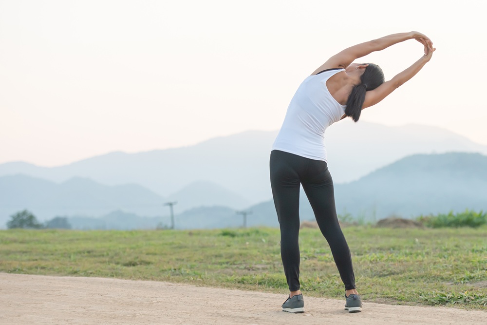 illustrasi melakukan peregangan