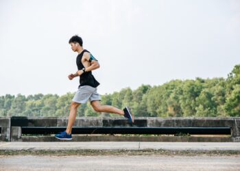 Kaki Bebas Varises! 5+ Olahraga Ini Wajib Kamu Coba!